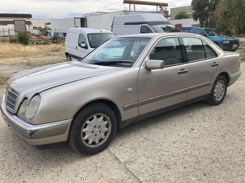 Mercedes-Benz E 240 6 цилидров W210, снимка 1 - Автомобили и джипове - 47271144