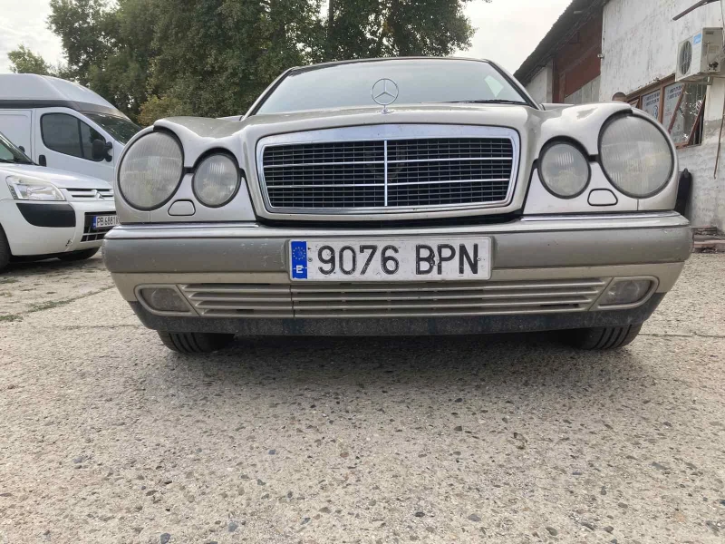 Mercedes-Benz E 240 6 цилидров W210, снимка 2 - Автомобили и джипове - 47271144