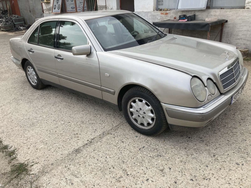 Mercedes-Benz E 240 6 цилидров W210, снимка 3 - Автомобили и джипове - 47271144