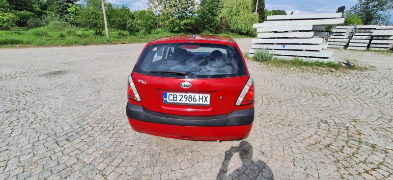 Kia Rio 1.4 v16, снимка 4 - Автомобили и джипове - 47543513