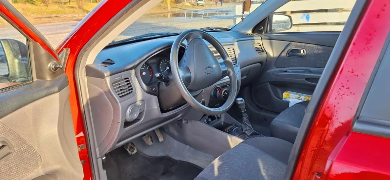 Kia Rio 1.4 v16, снимка 6 - Автомобили и джипове - 47543513