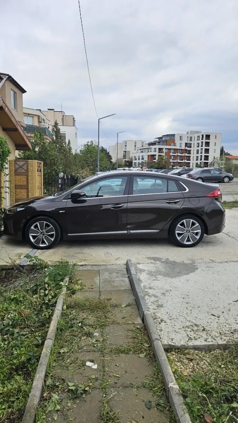 Hyundai Ioniq Infinity, снимка 14 - Автомобили и джипове - 47604515