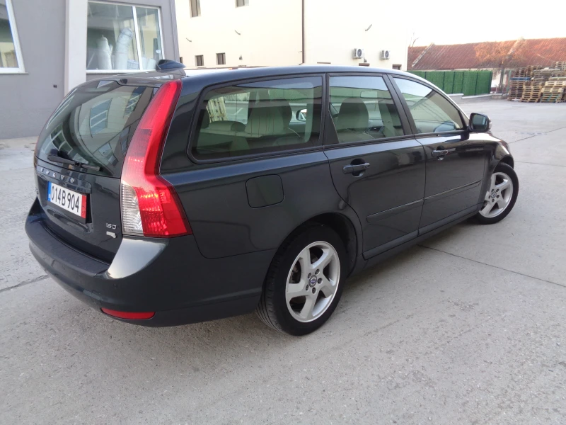 Volvo V50 1.6HDI-ЛИЗИНГ, снимка 4 - Автомобили и джипове - 48414331