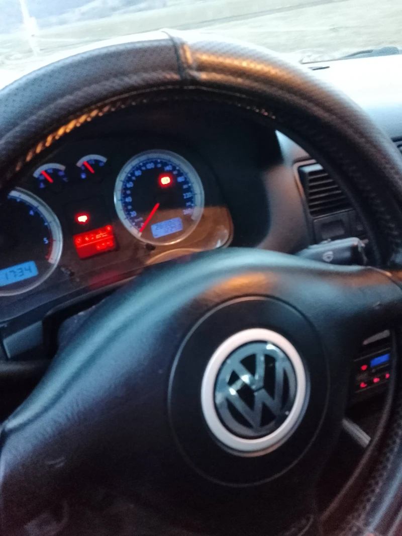 VW Golf, снимка 9 - Автомобили и джипове - 48888903