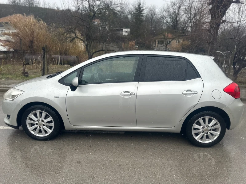 Toyota Auris 2.0D4D, снимка 2 - Автомобили и джипове - 49276766