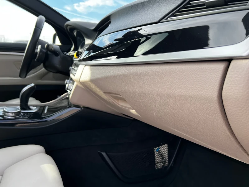 BMW 530 LCI XDrive, снимка 11 - Автомобили и джипове - 52119794