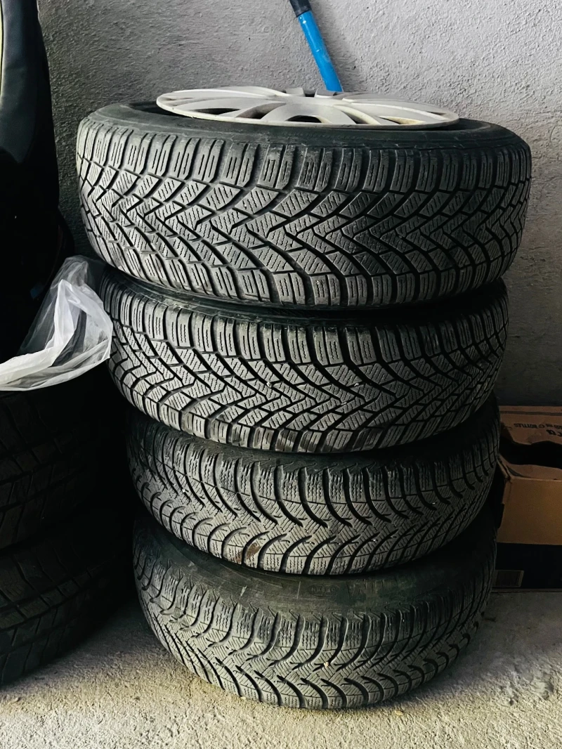 VW Golf 1.6 tdi 105, снимка 12 - Автомобили и джипове - 52497215