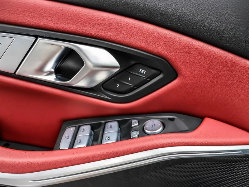 BMW 330 xDrive AWD * CARFAX * АвтоКредит* (ЦЕНА ДО БГ), снимка 13 - Автомобили и джипове - 53304299