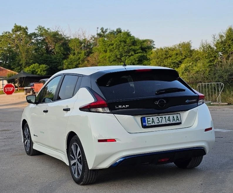 Nissan Leaf  Лична кола, Перфектна  - изображение 5