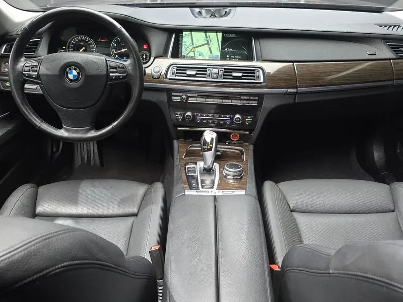 BMW 730, снимка 7 - Автомобили и джипове - 54600949