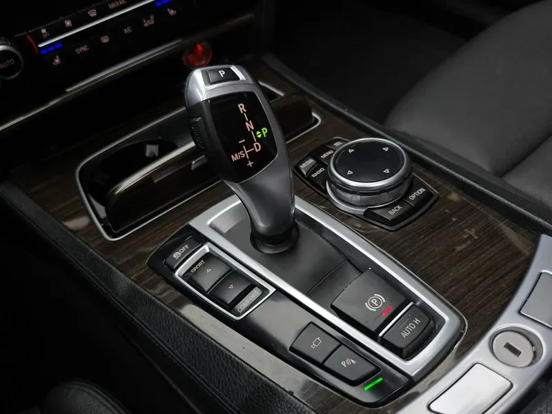 BMW 730, снимка 9 - Автомобили и джипове - 54600949