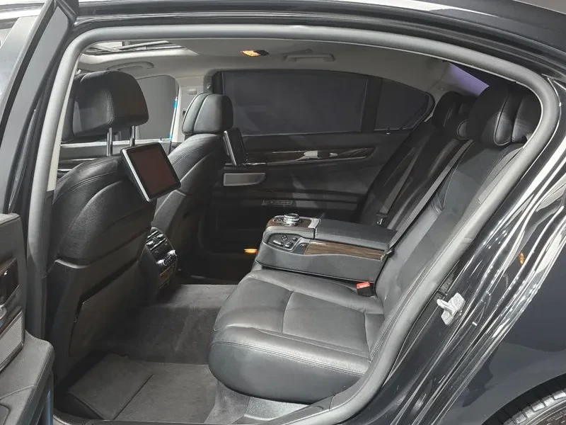BMW 730, снимка 12 - Автомобили и джипове - 54600949