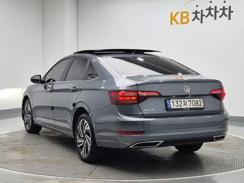VW Jetta 1.4 TSI PRESTIGE, снимка 2 - Автомобили и джипове - 55720439