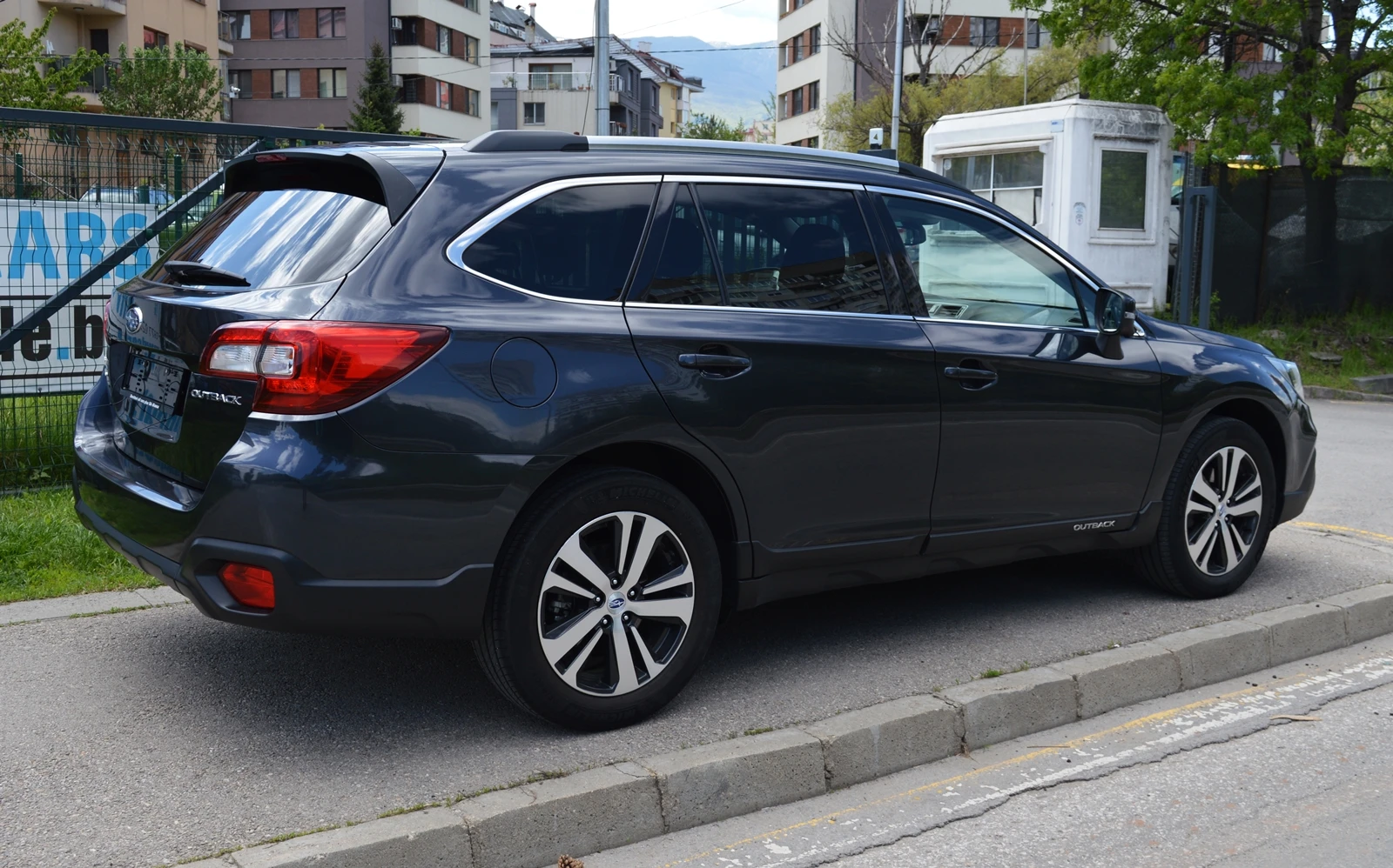 Subaru Outback 2.5i AWD PREMIUM ШВЕЙЦАРИЯ - изображение 4
