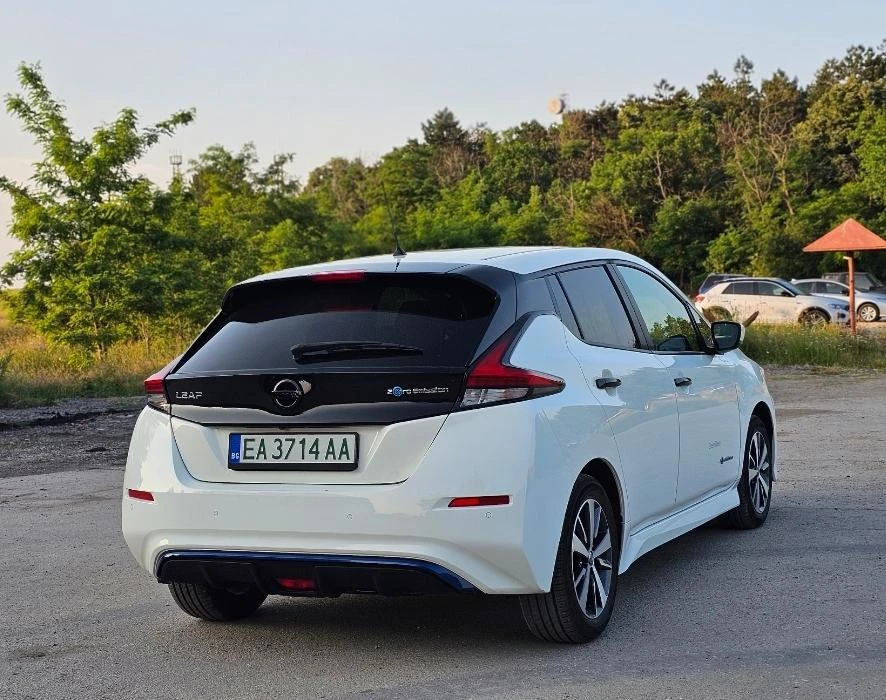 Nissan Leaf  Лична кола, Перфектна  - изображение 6