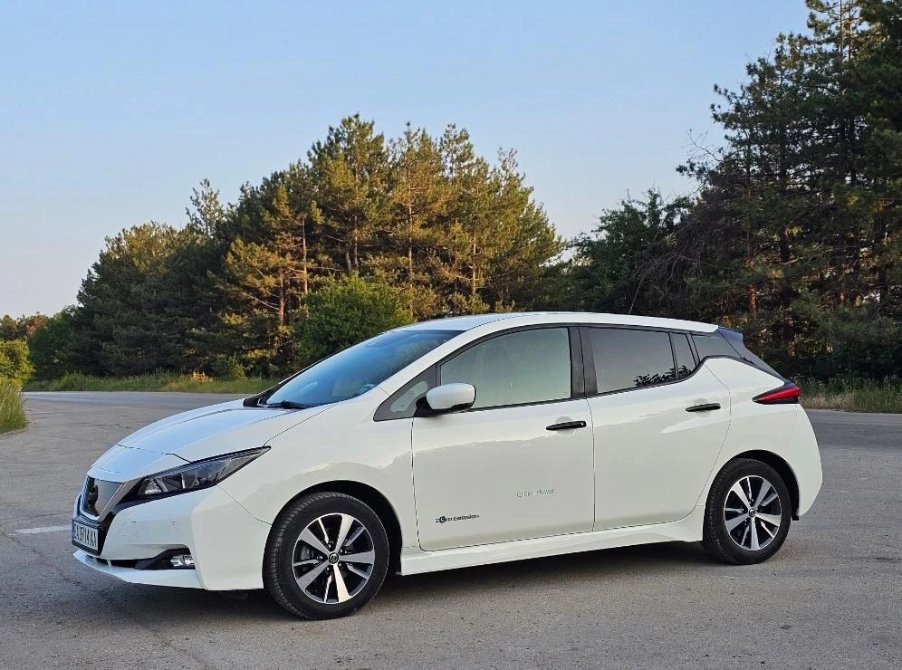 Nissan Leaf  Лична кола, Перфектна  - изображение 2