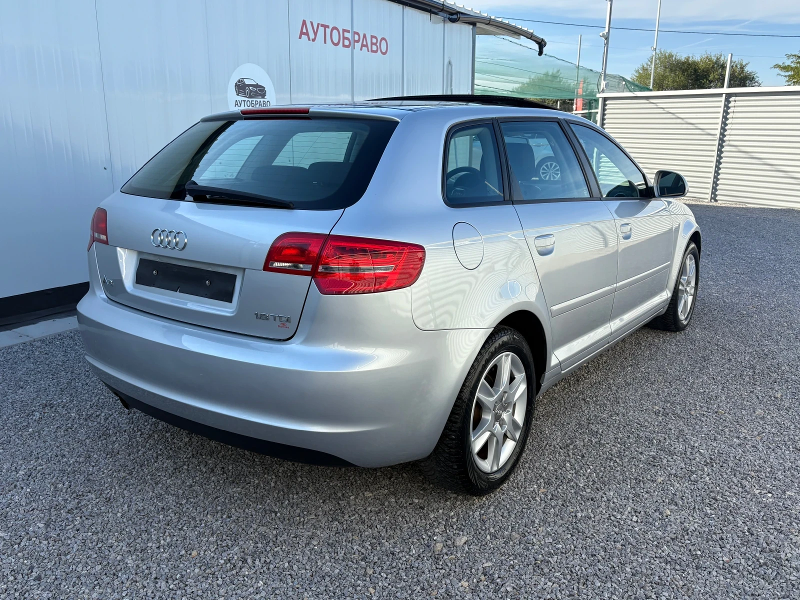 Audi A3 1, 6 TDI-ПАНОРАМА-НАВИ - изображение 5