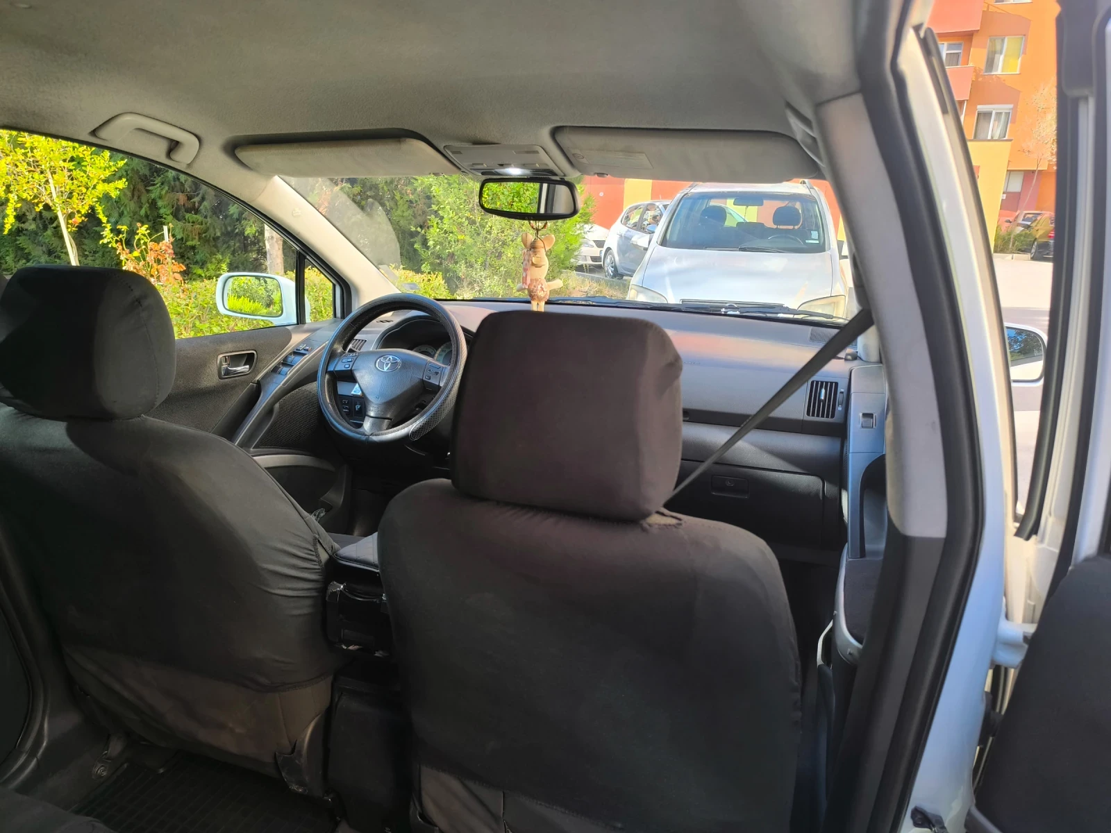 Toyota Corolla verso 2.2 D4D 136кс - изображение 10