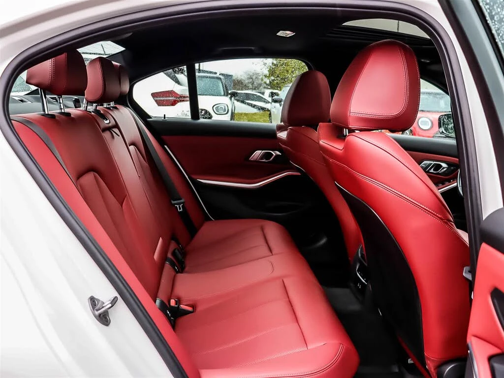 BMW 330 xDrive AWD * CARFAX * АвтоКредит* (ЦЕНА ДО БГ) - изображение 8