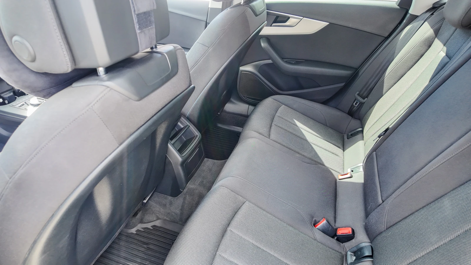 Audi A4 avant, снимка 16 - Автомобили и джипове - 53819338