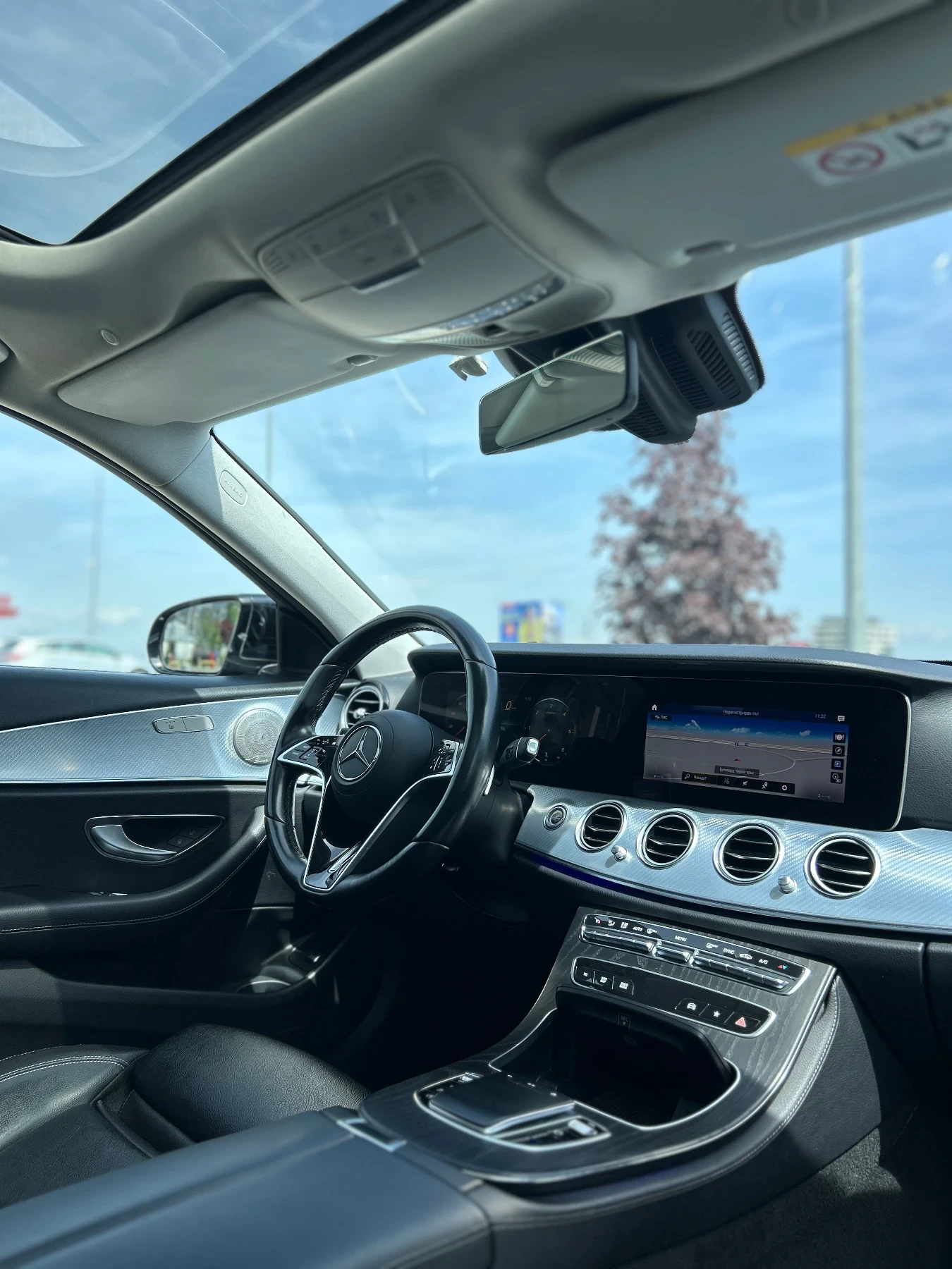 Mercedes-Benz E 220, снимка 12 - Автомобили и джипове - 54517833