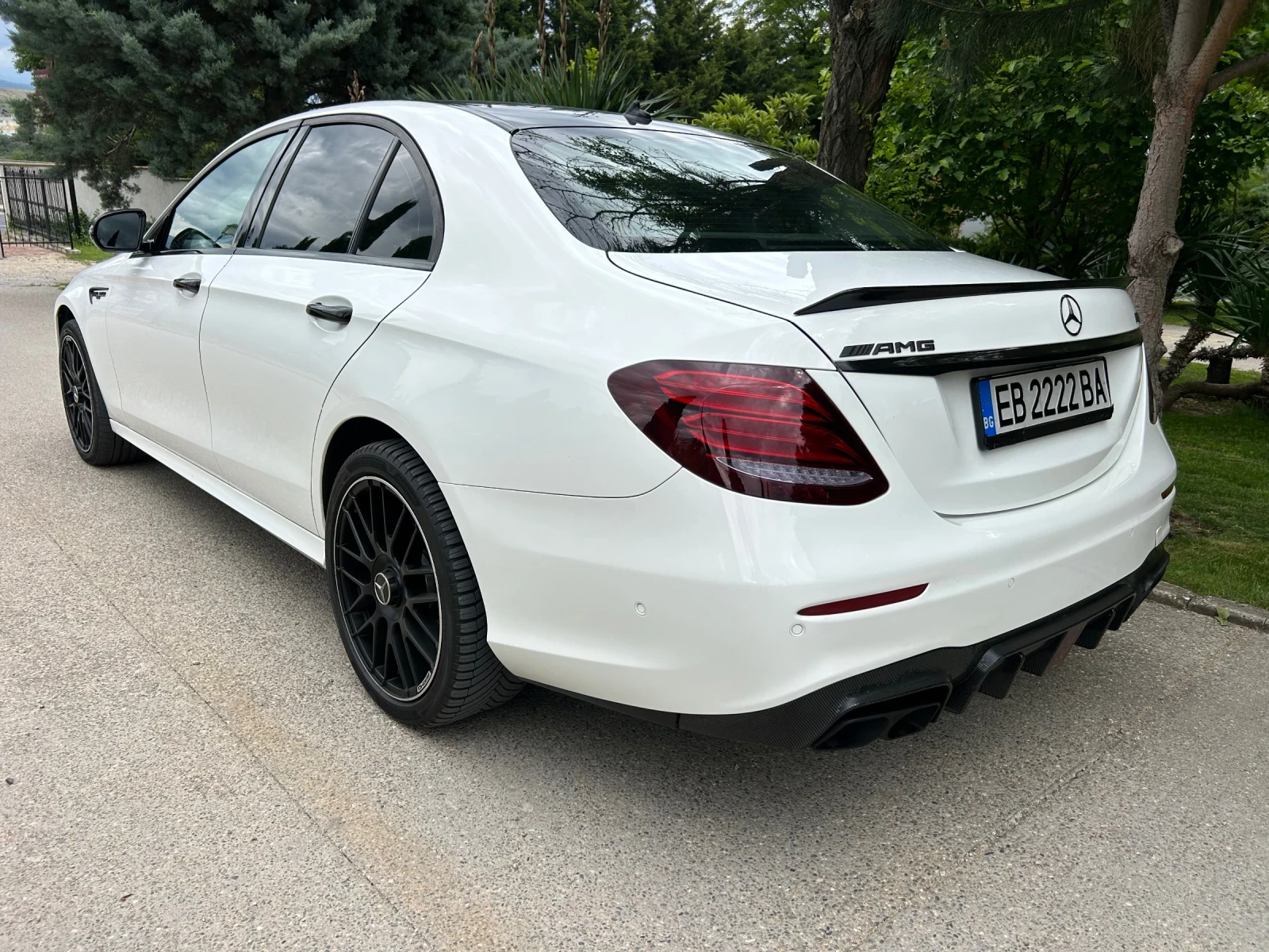 Mercedes-Benz E 220 AMG Pack, снимка 5 - Автомобили и джипове - 54610050