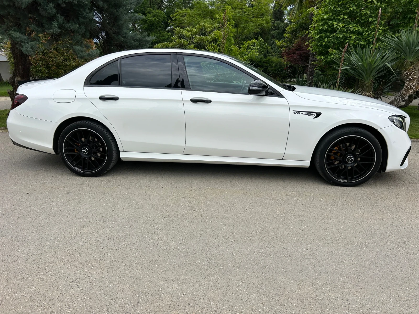 Mercedes-Benz E 220 AMG Pack, снимка 7 - Автомобили и джипове - 54610050
