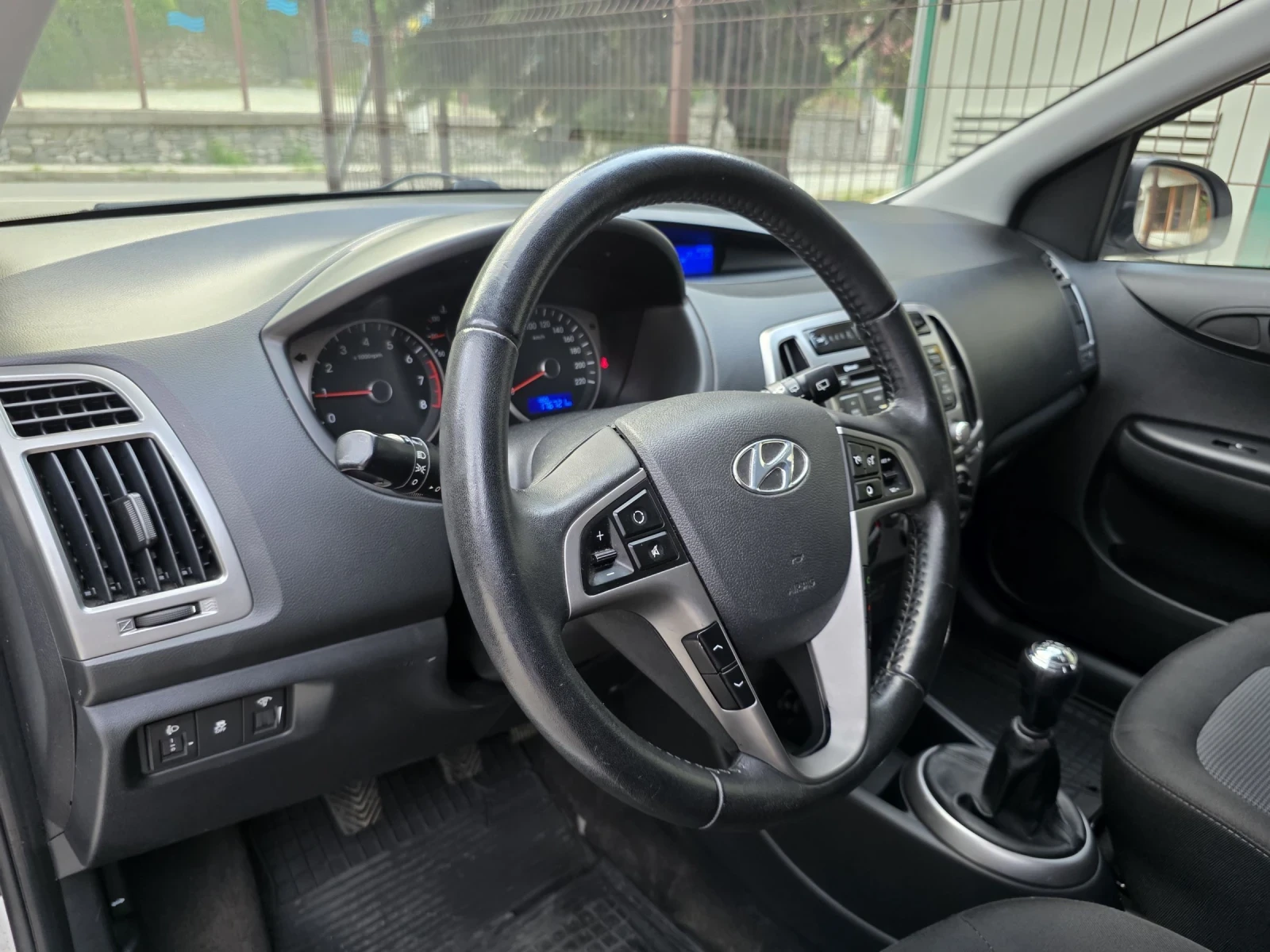 Hyundai I20 1.25i 84ps 4 Zylinder * FACELIFT* LED* EVRO 5B, снимка 11 - Автомобили и джипове - 55253698