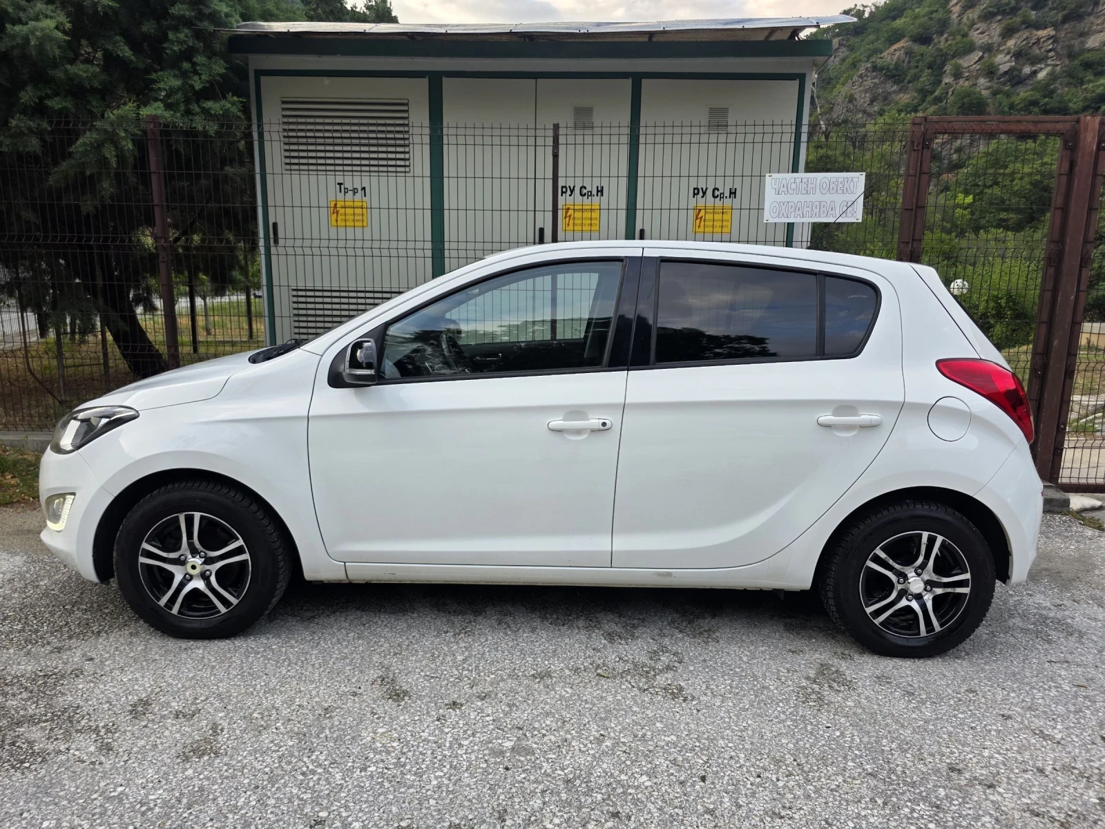 Hyundai I20 1.25i 84ps 4 Zylinder * FACELIFT* LED* EVRO 5B, снимка 9 - Автомобили и джипове - 55253698