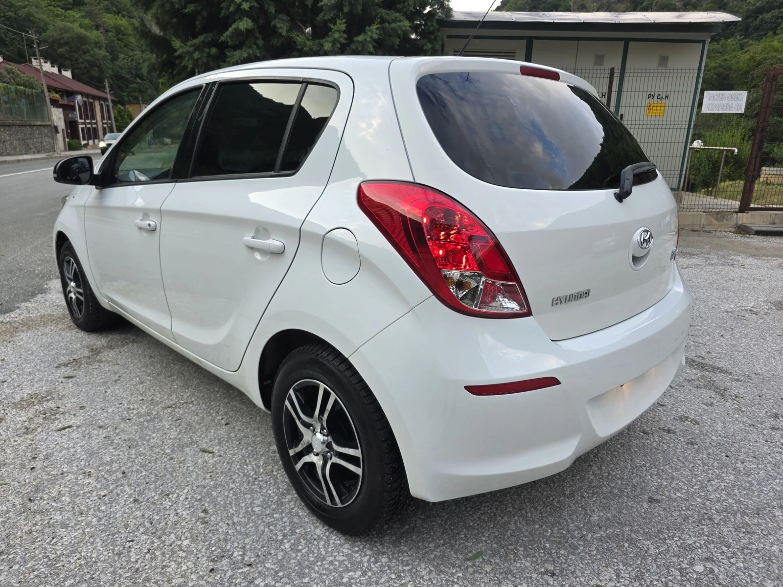 Hyundai I20 1.25i 84ps 4 Zylinder * FACELIFT* LED* EVRO 5B, снимка 6 - Автомобили и джипове - 55253698