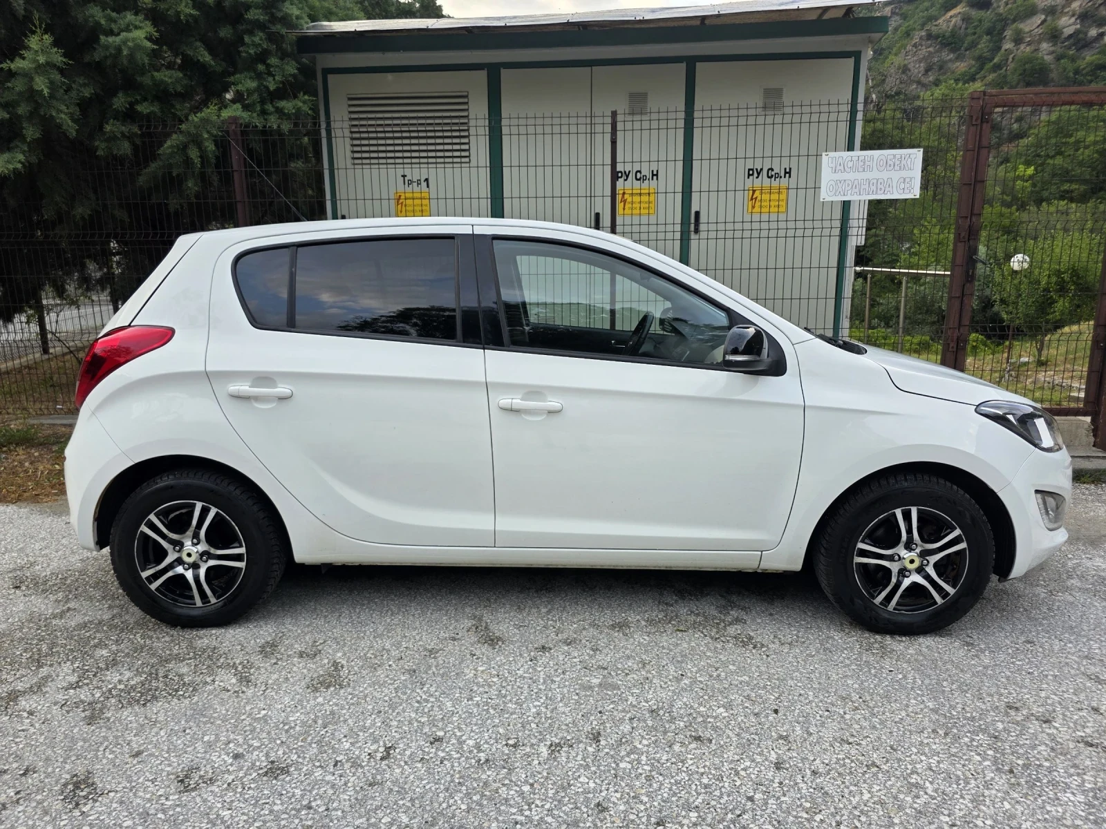 Hyundai I20 1.25i 84ps 4 Zylinder * FACELIFT* LED* EVRO 5B, снимка 8 - Автомобили и джипове - 55253698