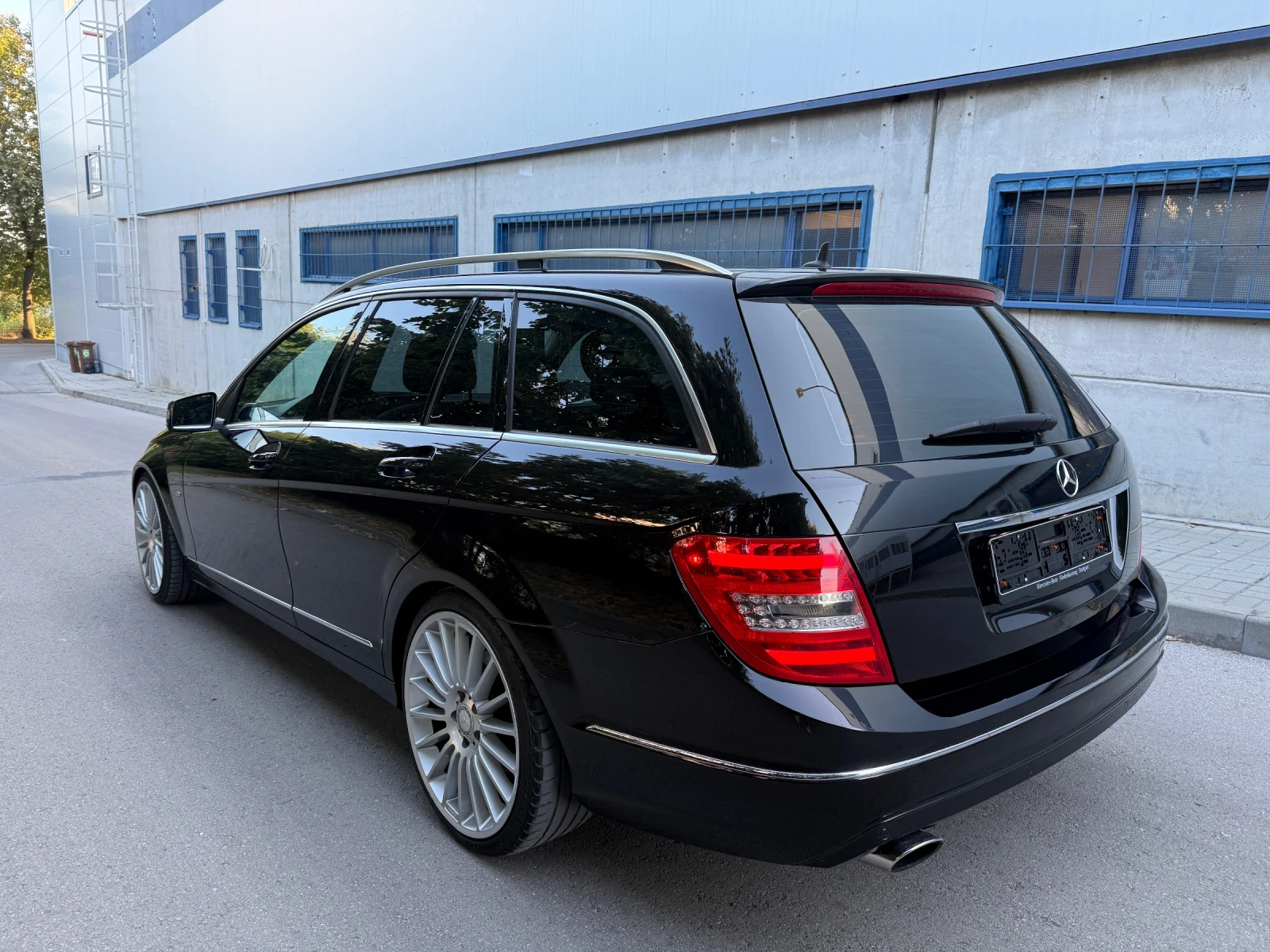 Mercedes-Benz C 200 Facelift / Avantgarde, снимка 5 - Автомобили и джипове - 55495671