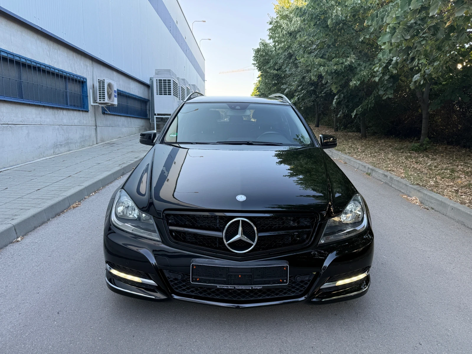Mercedes-Benz C 200 Facelift / Avantgarde, снимка 2 - Автомобили и джипове - 55495671
