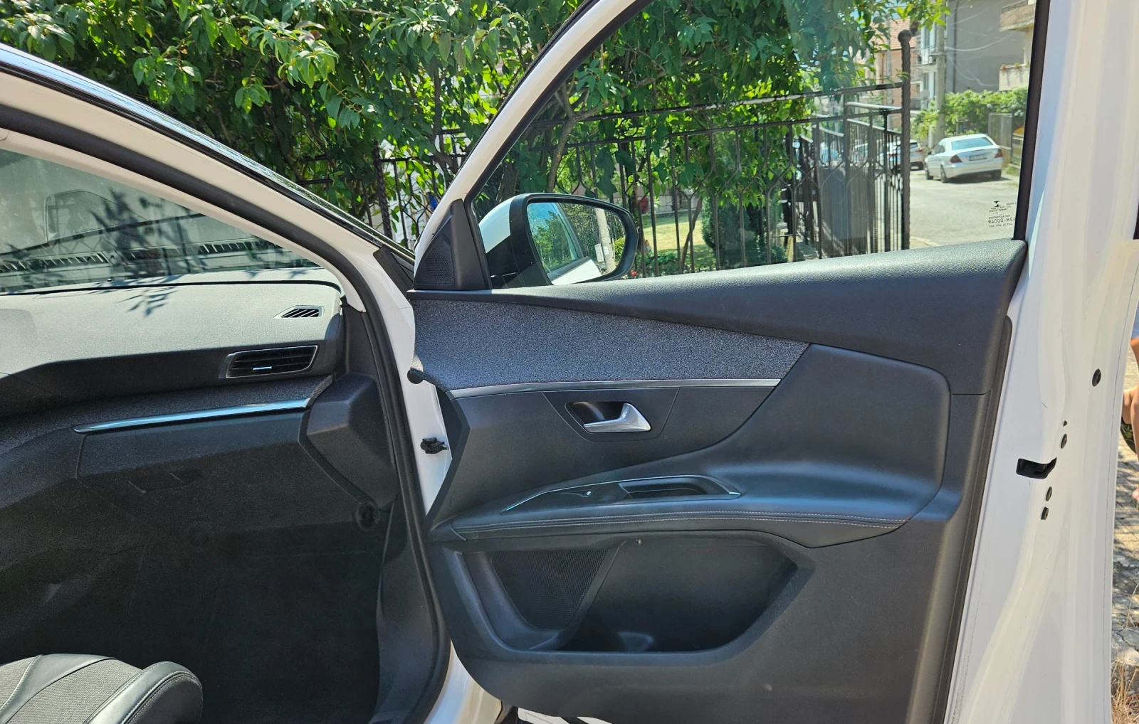 Peugeot 3008 1.6 HDI, снимка 7 - Автомобили и джипове - 55768638