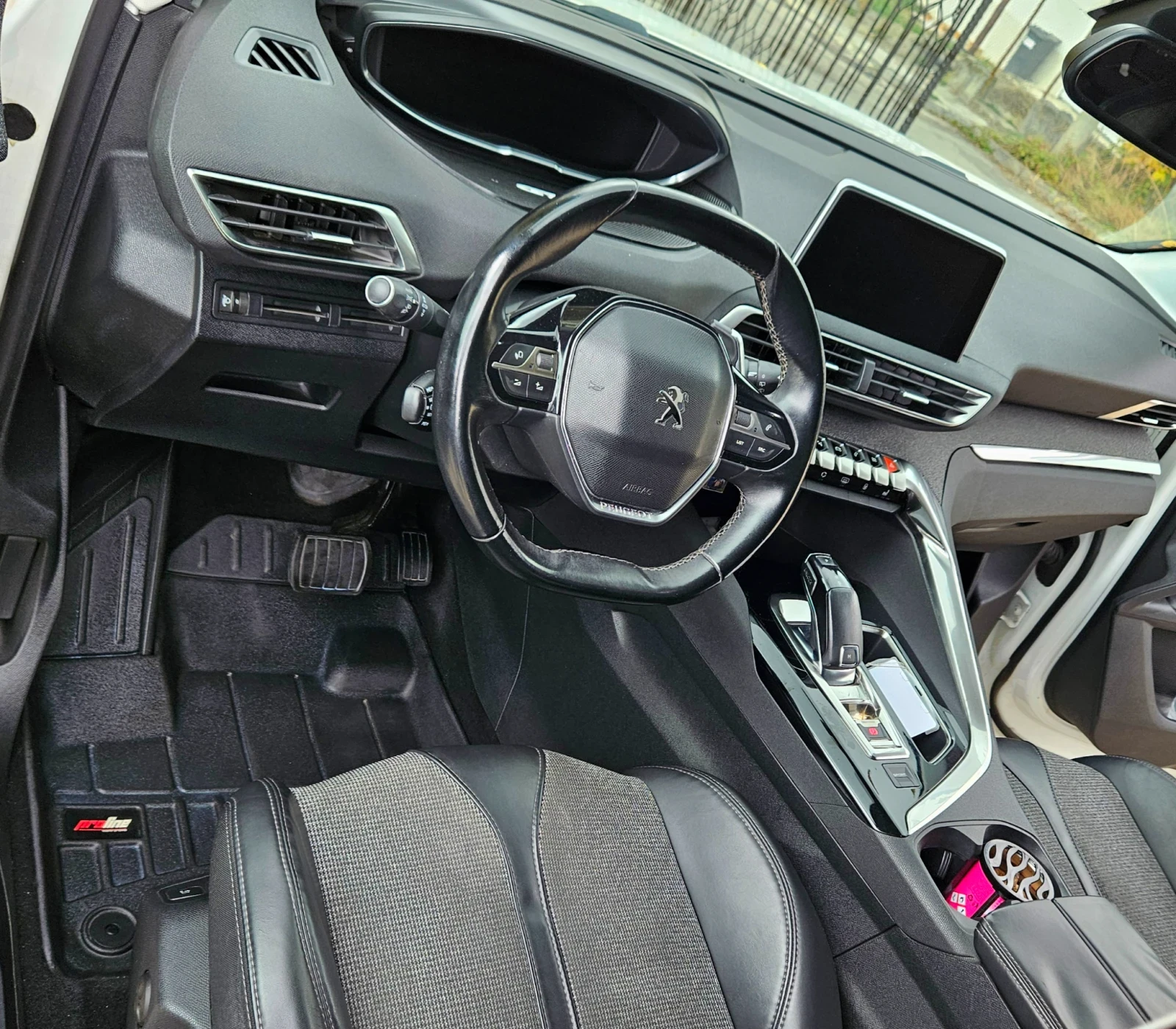 Peugeot 3008 1.6 HDI, снимка 9 - Автомобили и джипове - 55768638