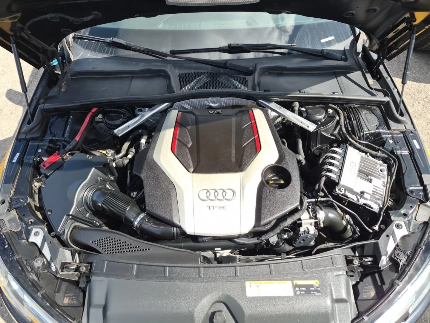 Audi S4 Technik* B&O* 360* Масаж* Пано, снимка 9 - Автомобили и джипове - 56077253