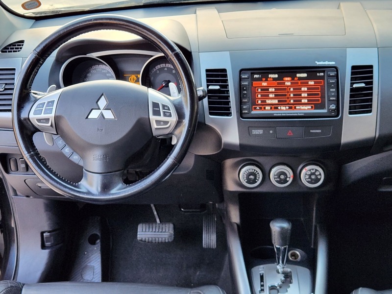 Mitsubishi Outlander 2.4 AWD Automatic, снимка 10 - Автомобили и джипове - 46096381