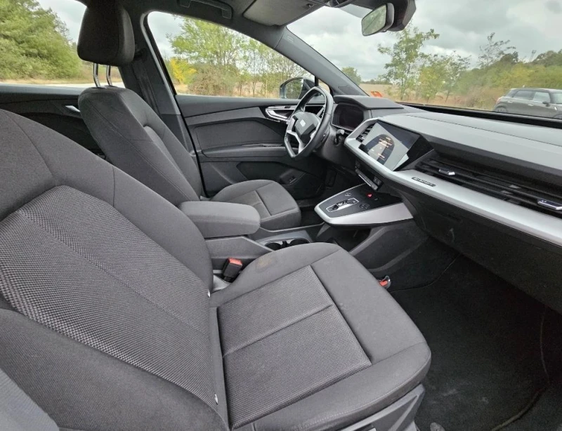 Audi Q4 40 e-tron ТОП Оферта, снимка 16 - Автомобили и джипове - 51936537