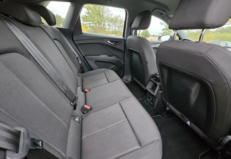 Audi Q4 40 e-tron ТОП Оферта, снимка 15 - Автомобили и джипове - 51936537