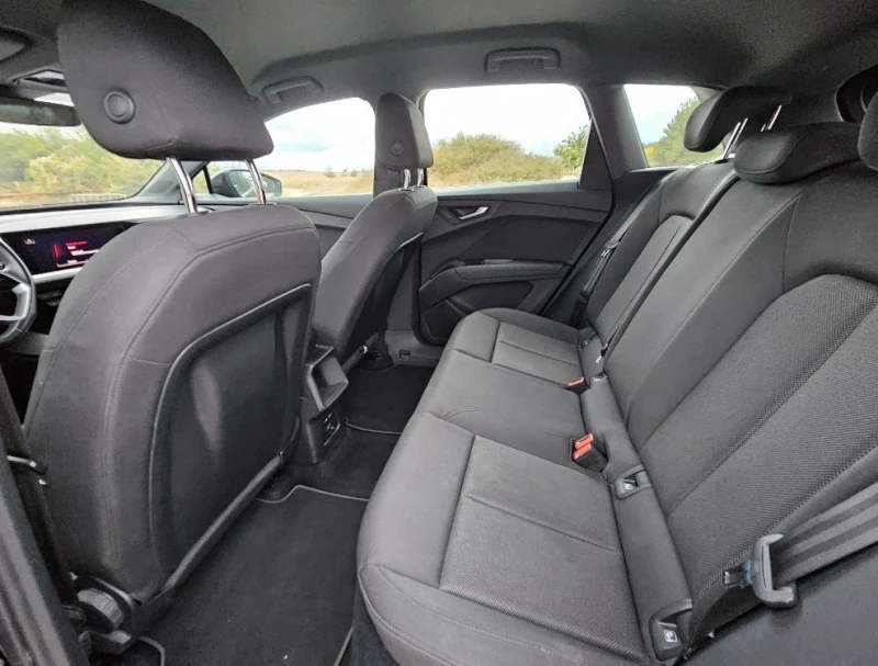 Audi Q4 40 e-tron ТОП Оферта, снимка 13 - Автомобили и джипове - 51936537