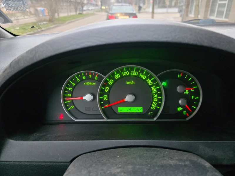 Kia Sorento, снимка 5 - Автомобили и джипове - 53453352