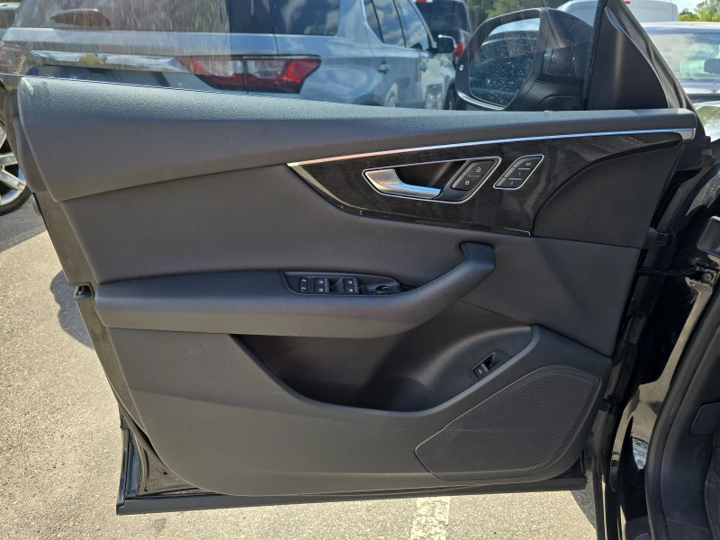 Audi Q8 Virtual Cockpit Plus* панорама* подгрев* - 55500 лв. - 20739514 | Car24.bg