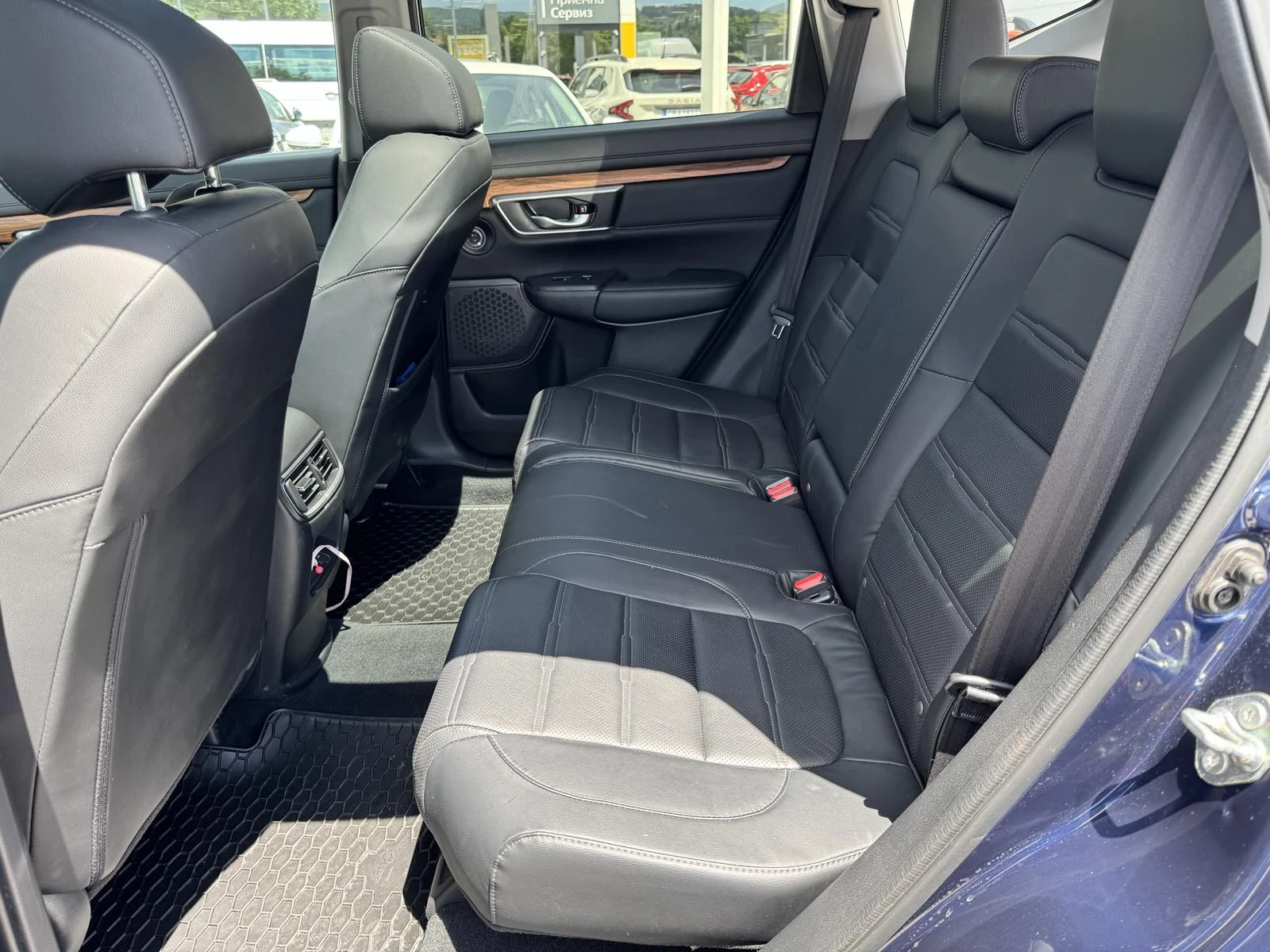 Honda Cr-v 1.5 TURBO, снимка 12 - Автомобили и джипове - 54855014