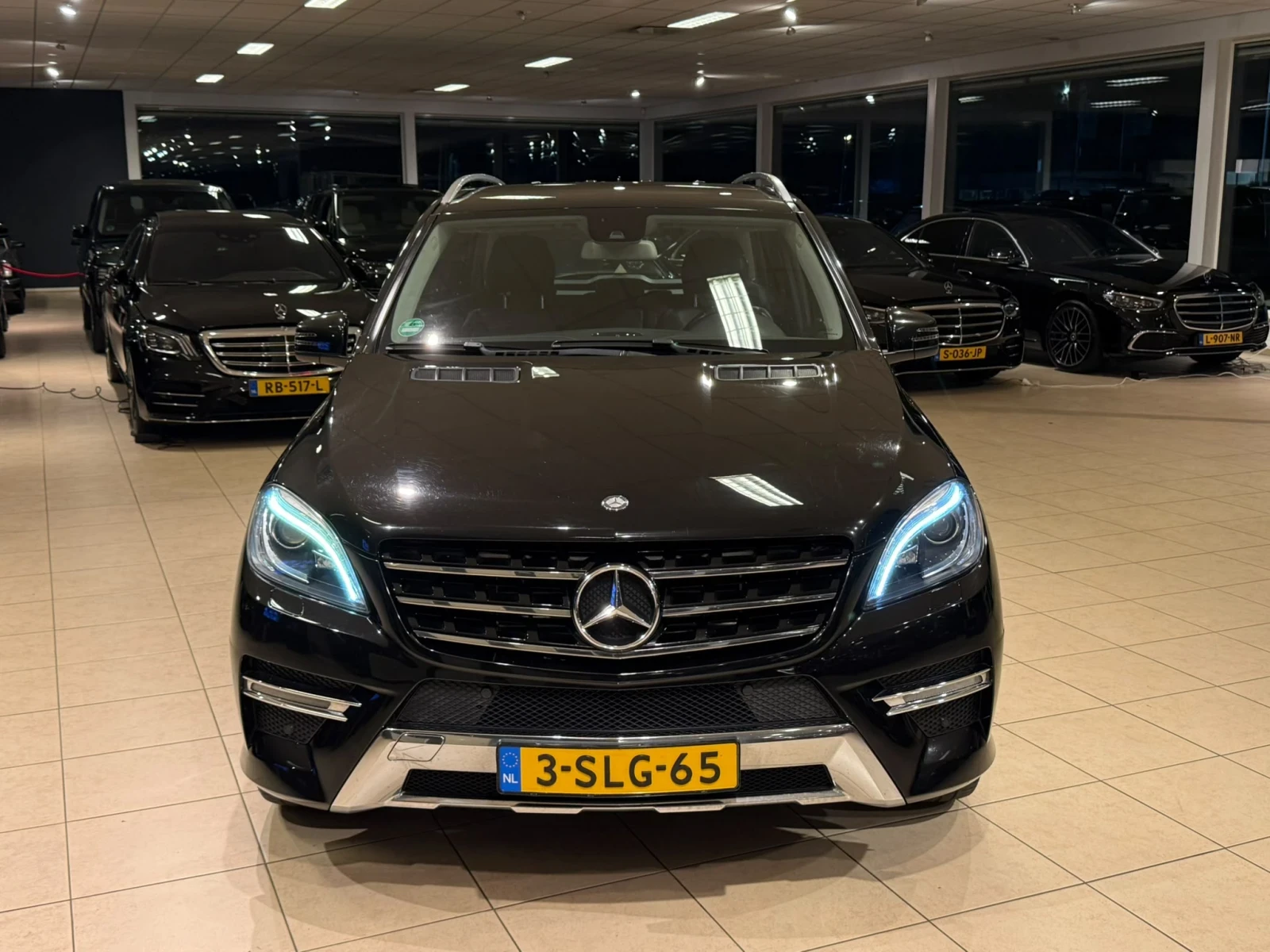 Mercedes-Benz ML 350 Очакван Внос !!, снимка 2 - Автомобили и джипове - 54904806
