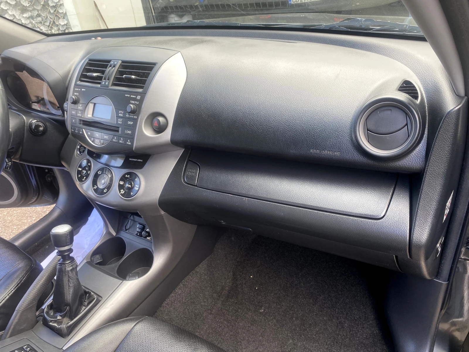 Toyota Rav4 2.2D4D Кожа 152х.км!!!, снимка 10 - Автомобили и джипове - 54968707
