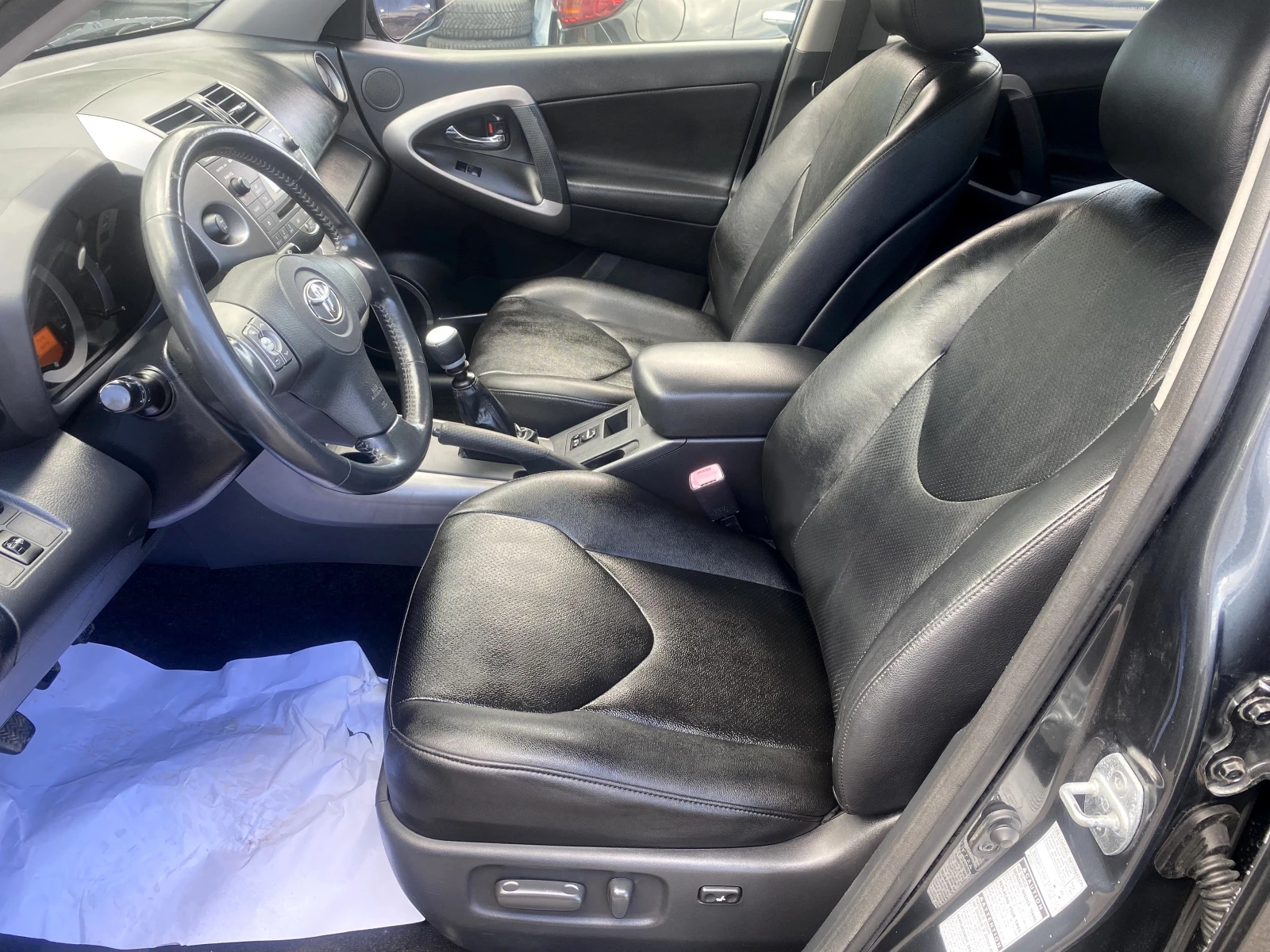Toyota Rav4 2.2D4D Кожа 152х.км!!!, снимка 11 - Автомобили и джипове - 54968707