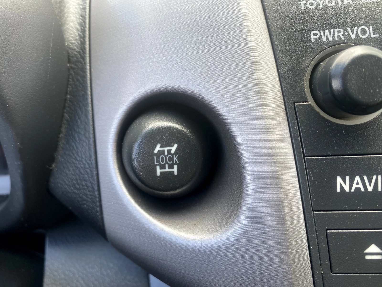 Toyota Rav4 2.2D4D Кожа 152х.км!!!, снимка 14 - Автомобили и джипове - 54968707