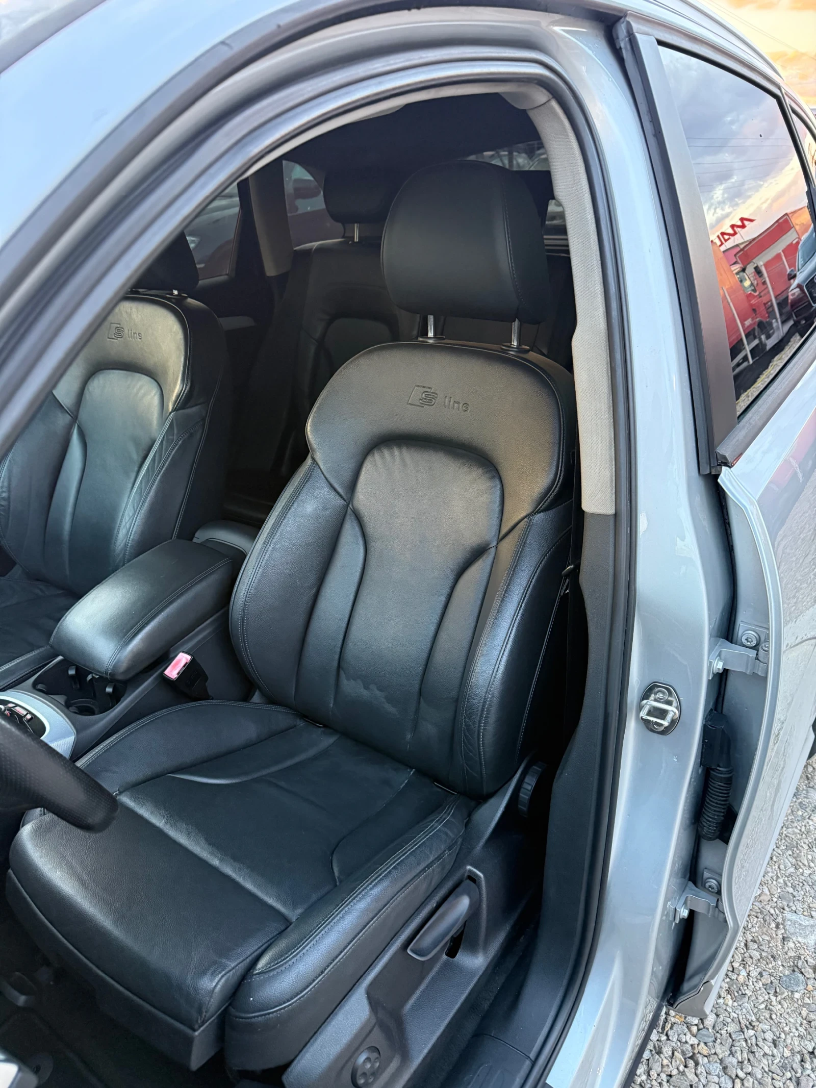 Audi Q5 2.0TDI LED S-LINE, снимка 9 - Автомобили и джипове - 56261259
