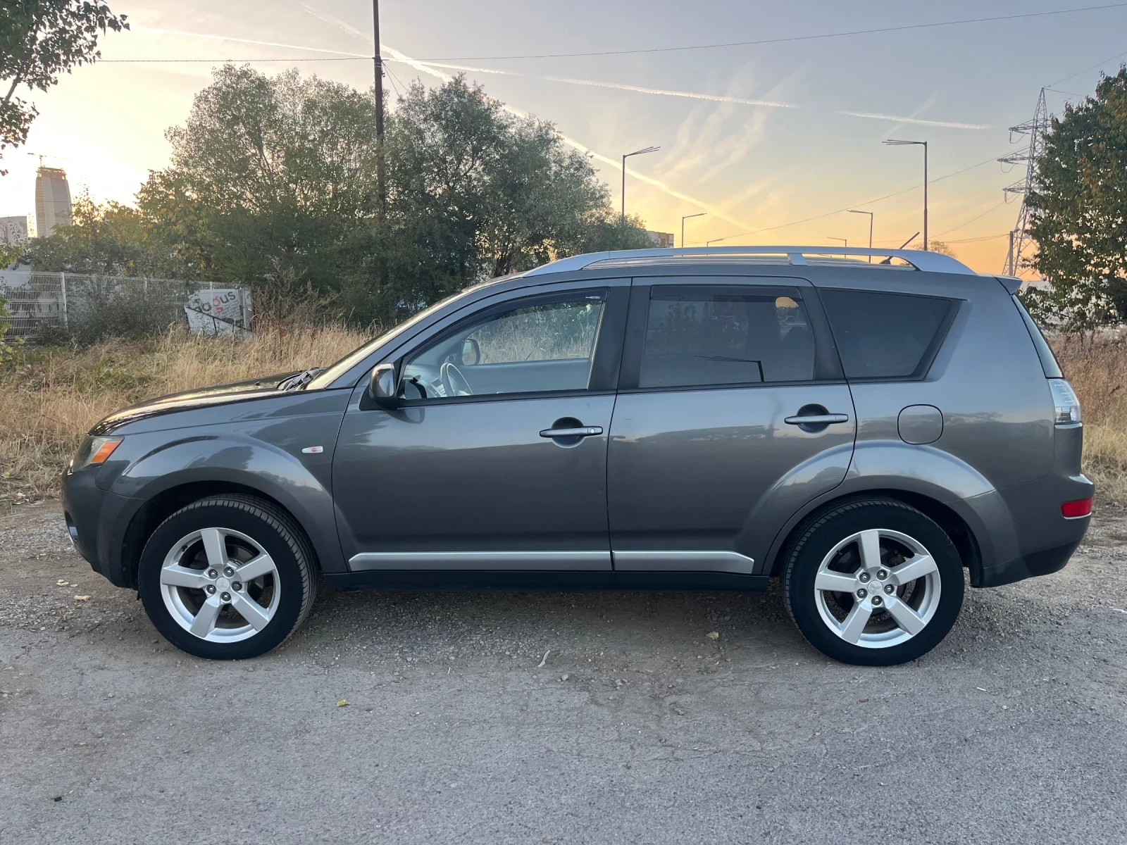 Mitsubishi Outlander, снимка 2 - Автомобили и джипове - 56379891