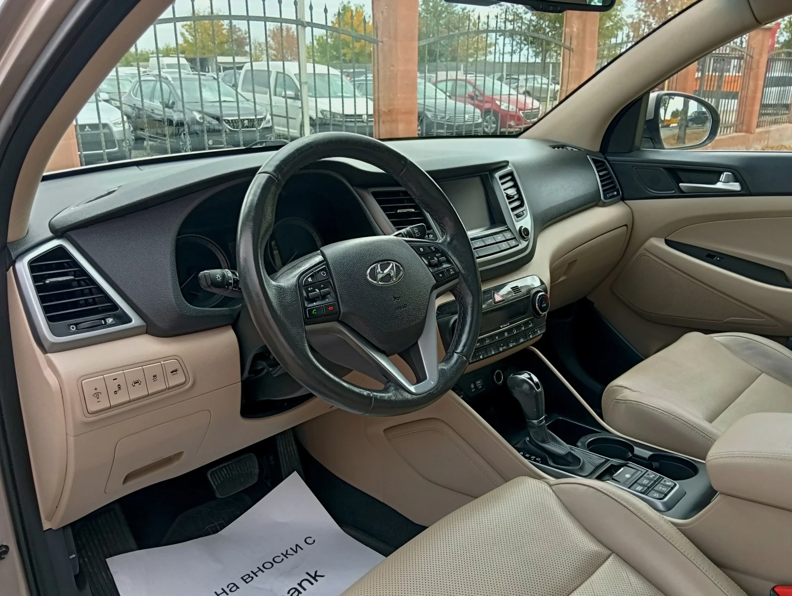 Hyundai Tucson 2.0CRDI FULL, снимка 8 - Автомобили и джипове - 56574620